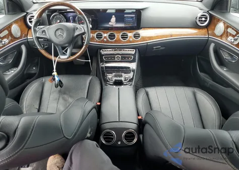 2017 Mercedes-Benz E 300 4Matic z USA, uszkodzony, nr VIN WDDZF4KB2HA187054